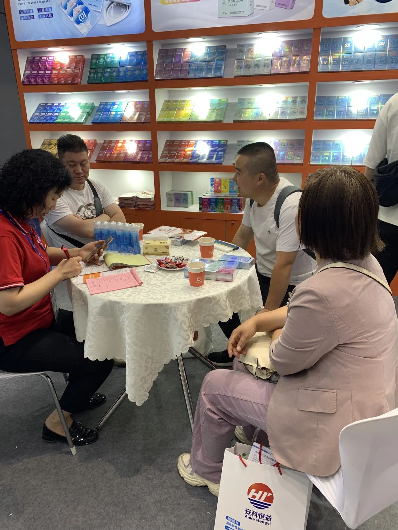 全國(guó)藥交會(huì)收官 康祥計(jì)生專(zhuān)柜利潤(rùn)倍增解決方案受市場(chǎng)青睞4.jpg