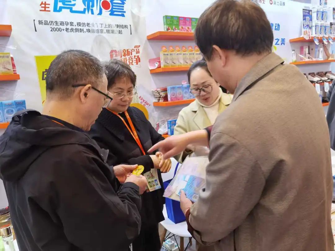 西鼎會(huì)盛況，康祥這兩大新品，藥店老板都在問(wèn)2.jpg