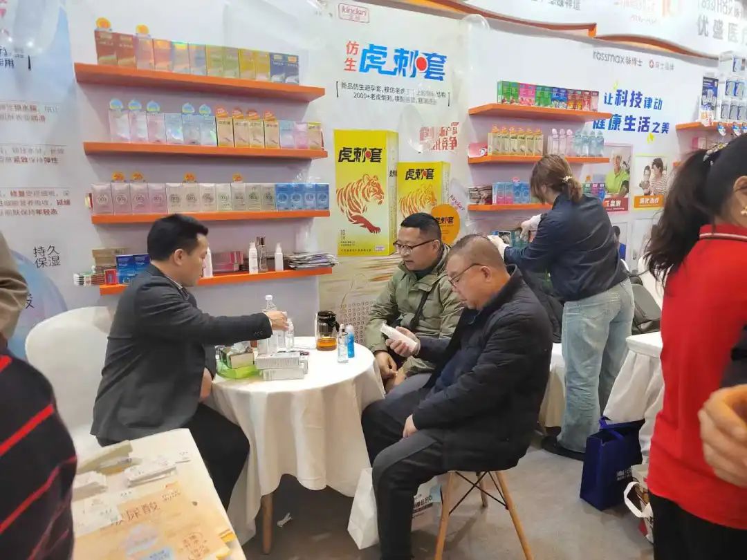 西鼎會(huì)盛況，康祥這兩大新品，藥店老板都在問(wèn)1.jpg
